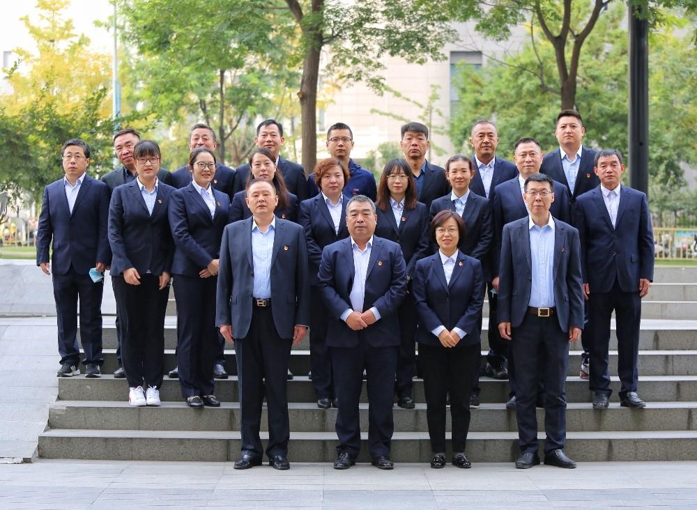 多元團(tuán)隊凝合力，同舟共濟(jì)揚(yáng)帆起