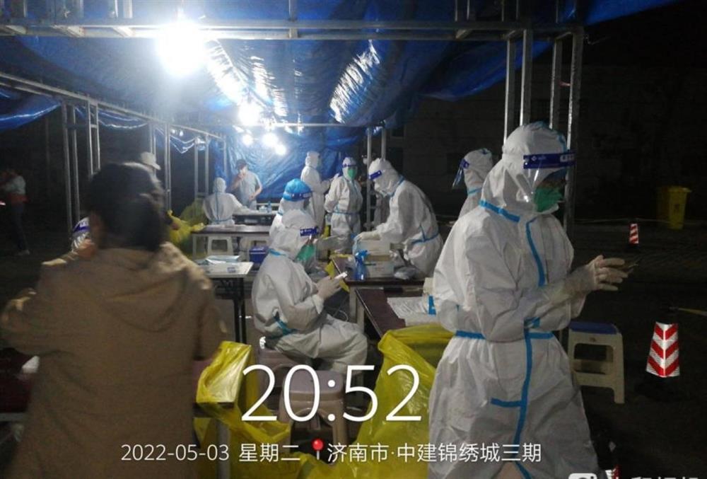 產(chǎn)發(fā)戰(zhàn)疫 |“金鐘大白”同心同行，筑牢社區(qū)疫情防控安全